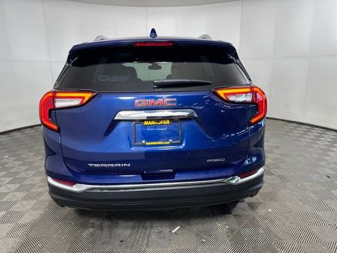 Used 2022 GMC Terrain SLT w/ Infotainment Package II image 4
