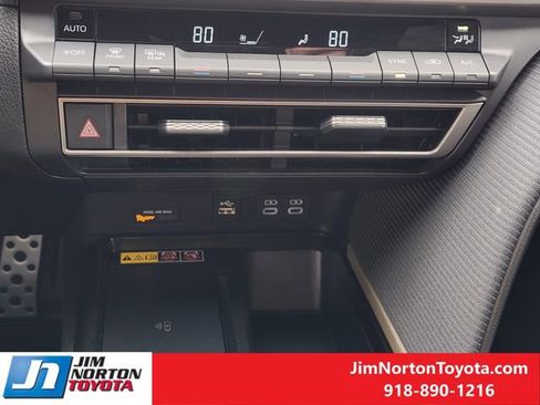 Used 2025 Toyota Camry SE w/ Convenience Package FWD image 20