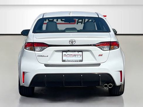Used 2024 Toyota Corolla SE w/ SE Premium Package FWD image 6