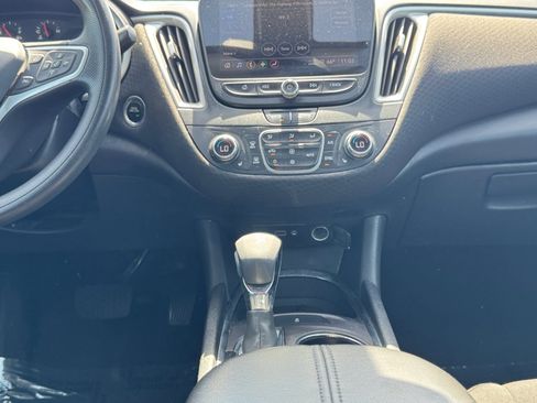 Used 2022 Chevrolet Malibu LT image 15