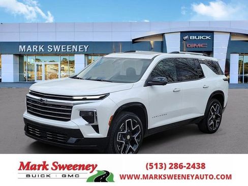 Used 2025 Chevrolet Traverse High Country w/ LPO, Floor Liner Package AWD/4WD image 1
