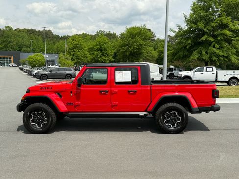 Used 2021 Jeep Gladiator Sport AWD/4WD image 2