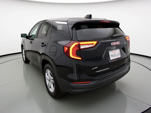 Used 2024 GMC Terrain SLE FWD image 6
