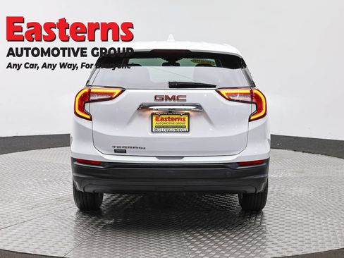 Used 2024 GMC Terrain SLE FWD image 6