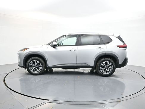 Used 2023 Nissan Rogue SV image 4