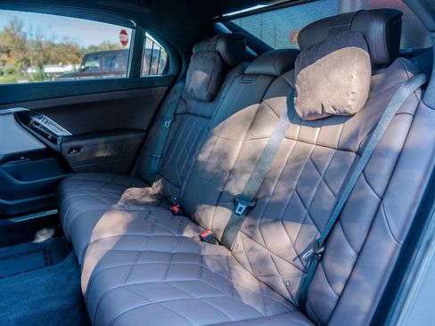 Used 2024 BMW i7 eDrive50 image 19