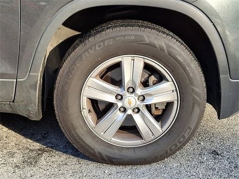 Used 2017 Chevrolet Trax LT w/ LT Convenience Package image 10