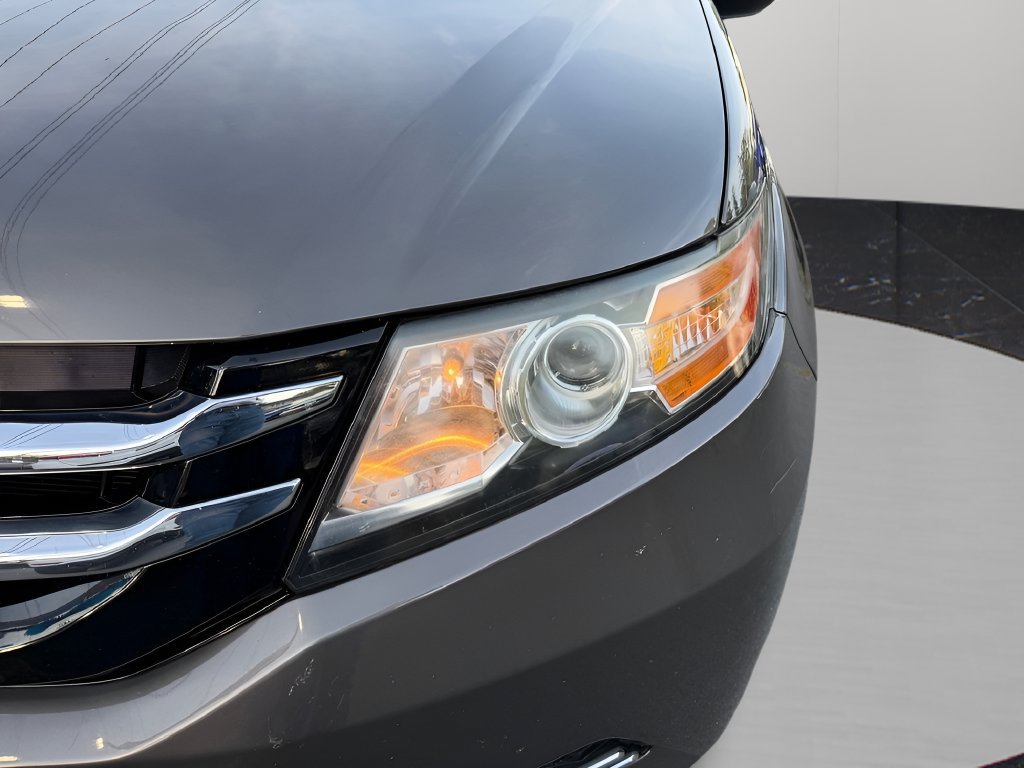 Used 2016 Honda Odyssey SE image 8