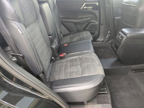 Used 2024 Mitsubishi Outlander 4WD Plug-In Hybrid image 22