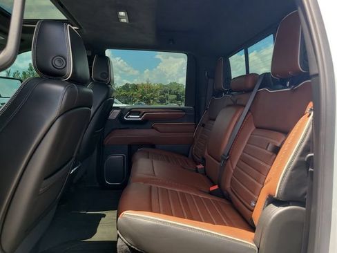 Used 2024 GMC Sierra 2500 Denali Ultimate AWD/4WD image 14