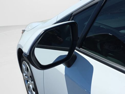 Used 2025 Toyota Corolla LE image 11