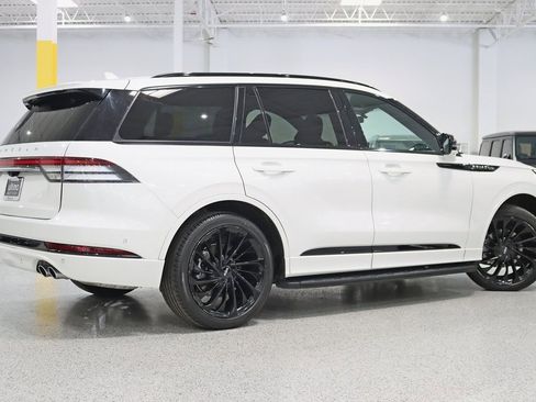 Used 2023 Lincoln Aviator Reserve w/ Equipment Group 201A image 8