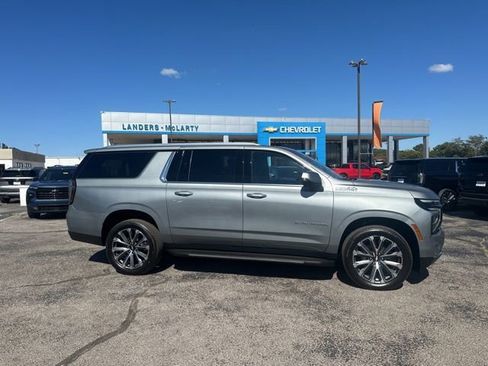 New 2026 Chevrolet Suburban High Country w/ Sun And Tow Package image 2
