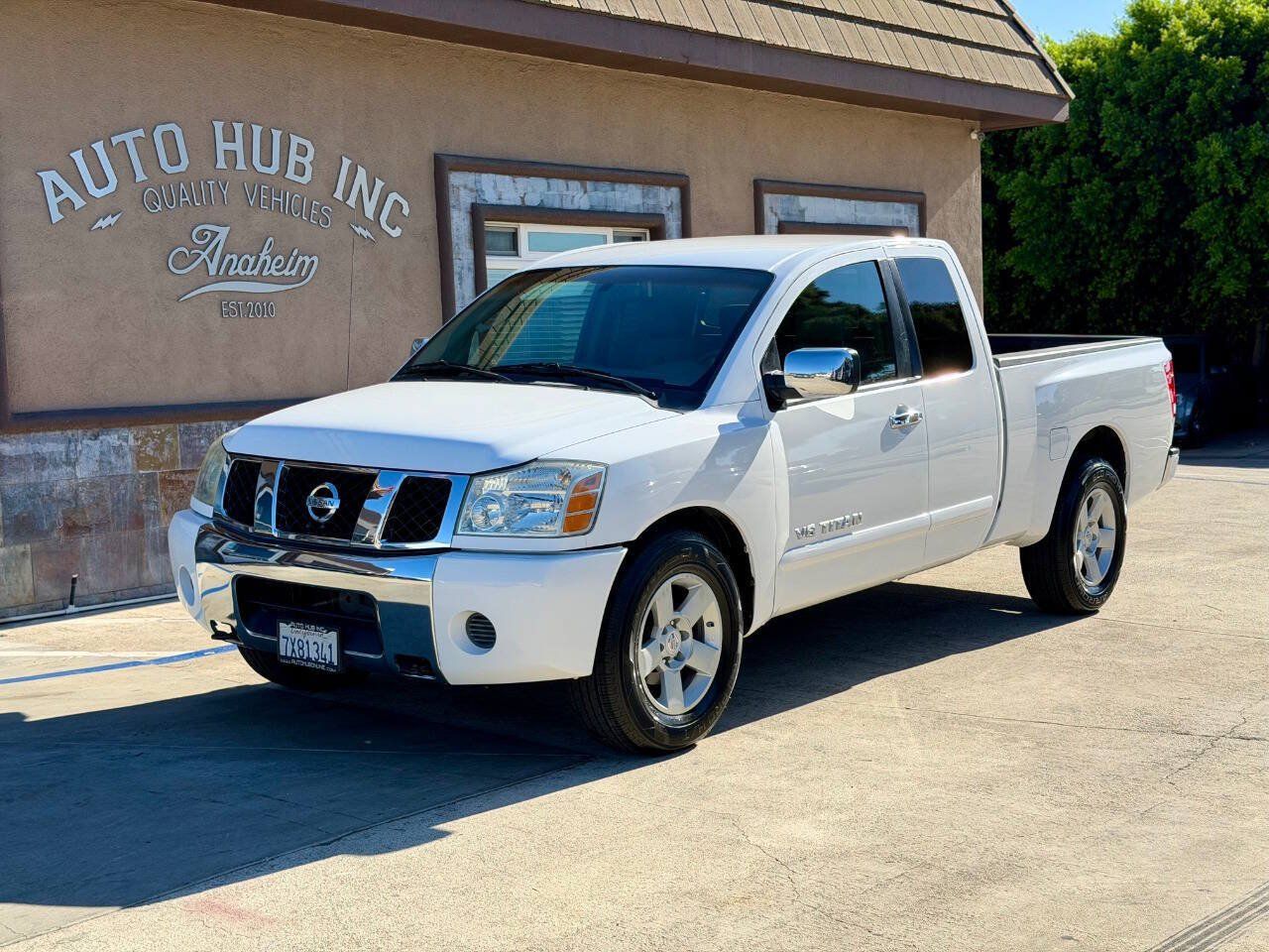 Used 2005 Nissan Titan SE RWD image 1