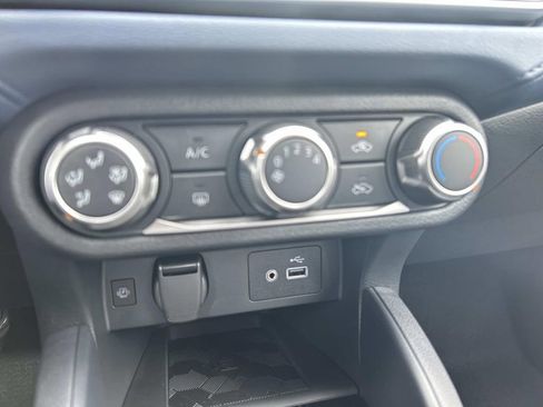 Certified 2025 Nissan Versa SV w/ Trunk Package image 30