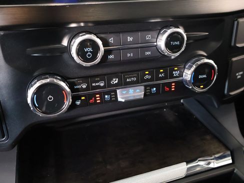 Used 2024 Ford F250 Lariat w/ Lariat Ultimate Package AWD/4WD image 8