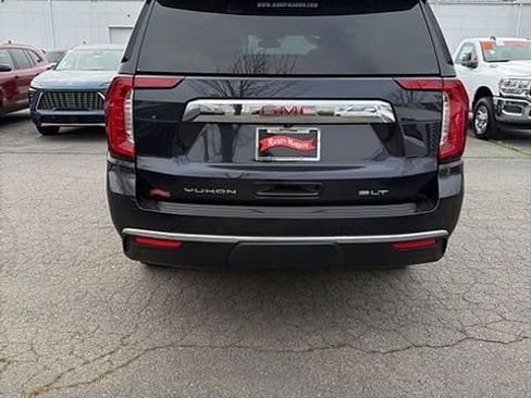 Used 2023 GMC Yukon XL SLT image 8