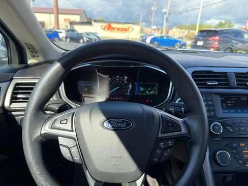 Used 2018 Ford Fusion S image 29