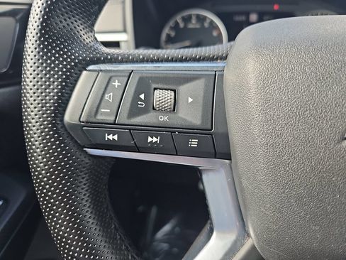 Used 2024 Mitsubishi Outlander SE FWD image 17