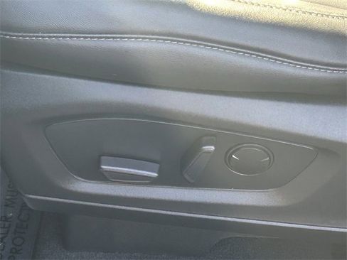 Certified 2023 Ford Explorer XLT w/ Equipment Group 202A image 7