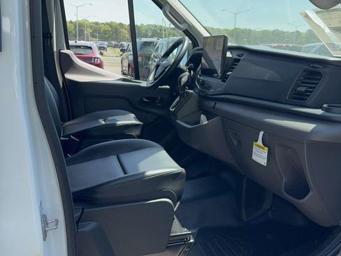 New 2026 Ford Transit 250 148 Medium Roof RWD image 10
