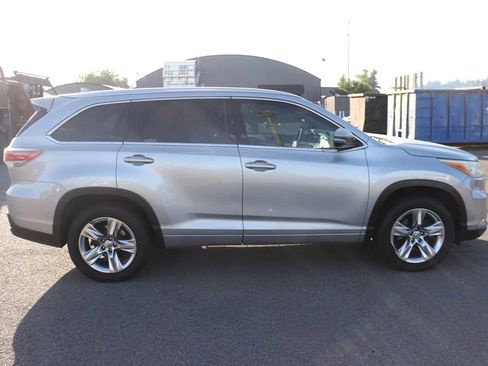 Used 2014 Toyota Highlander Limited FWD image 4
