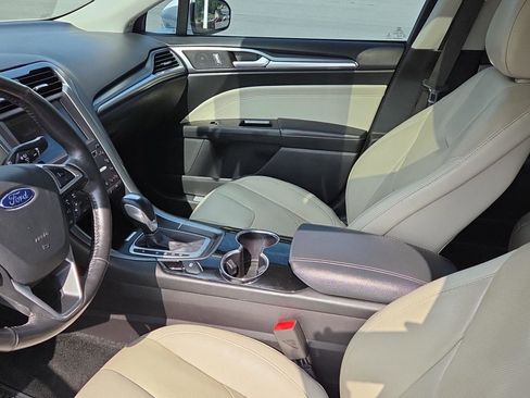 Used 2016 Ford Fusion Titanium FWD image 23