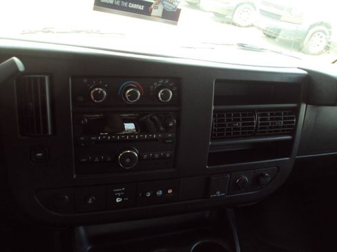 Used 2021 Chevrolet Express 3500 Extended w/ Driver Convenience Package RWD image 18