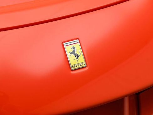 Used 2025 Ferrari SF90 Spider image 27