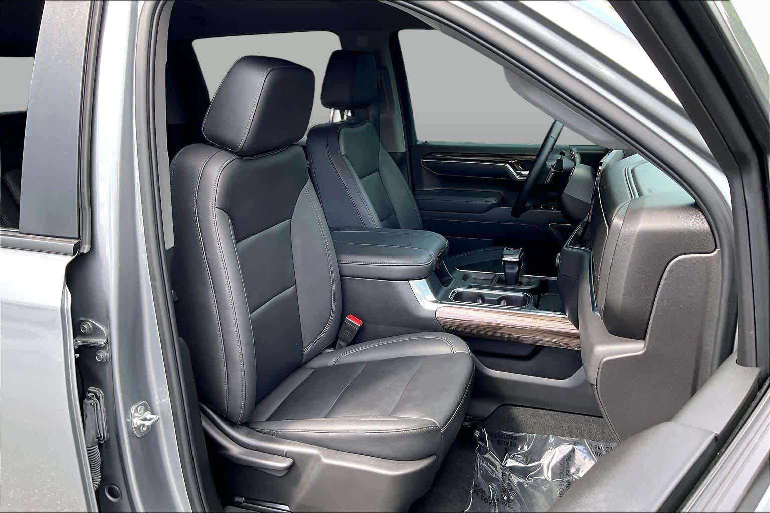 Used 2025 Chevrolet Silverado 1500 LT Trail Boss w/ Convenience Package II AWD/4WD image 14