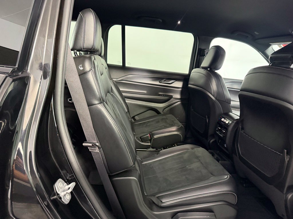 Certified 2025 Jeep Grand Cherokee L Laredo RWD image 18