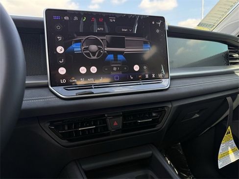 New 2026 Volkswagen Tiguan SE image 12