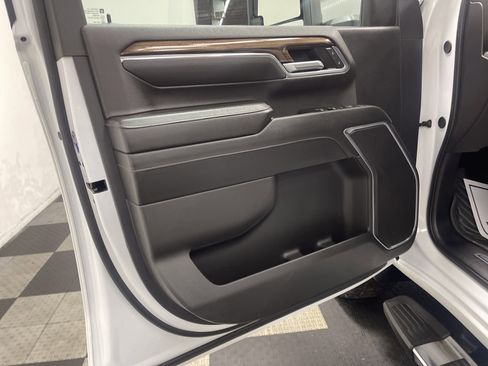 Used 2024 Chevrolet Silverado 2500 LT image 10