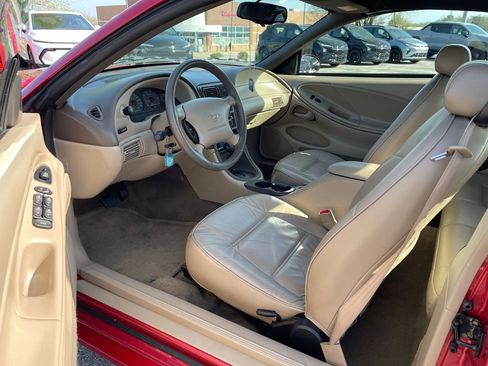 Used 2000 Ford Mustang Convertible image 5