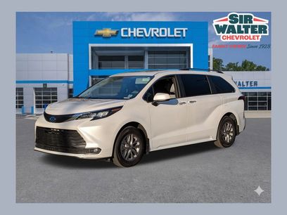 Used 2025 Toyota Sienna XLE w/ XLE Plus Package