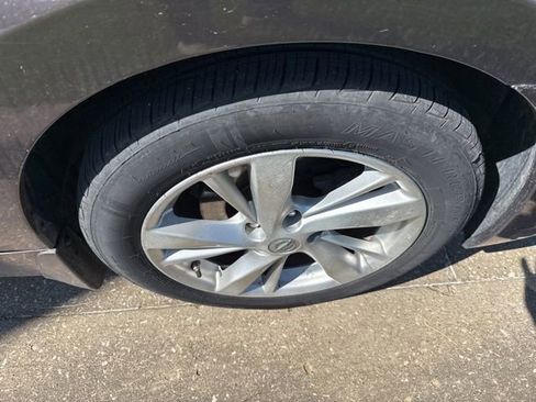 Used 2015 Nissan Altima 2.5 SL w/ Technology Package FWD image 11
