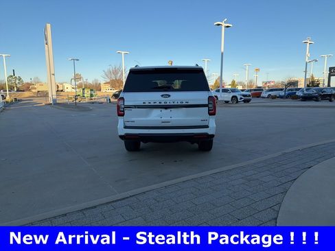 Used 2023 Ford Expedition Max Limited image 4