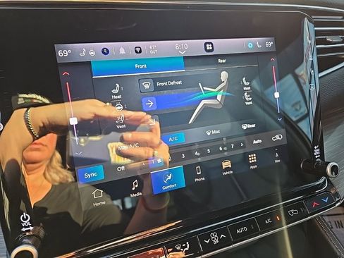 Used 2024 Jeep Wagoneer Series II image 52