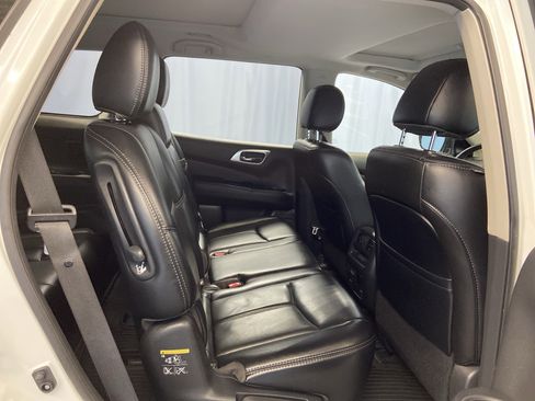 Used 2017 Nissan Pathfinder Platinum w/ Midnight Edition Package image 35