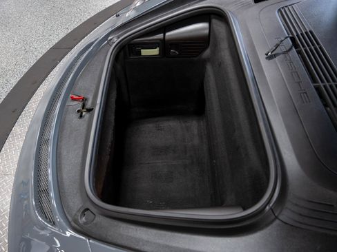 Used 2018 Porsche 911 GT3 RWD image 57