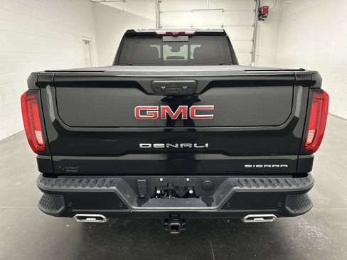 Used 2024 GMC Sierra 1500 Denali w/ Technology Package image 10