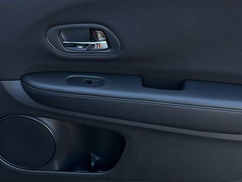 Used 2016 Honda HR-V LX image 26