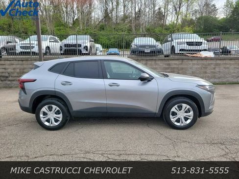 Used 2025 Chevrolet Trax LS w/ Driver Confidence Package FWD image 6