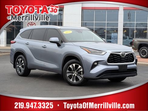 Used 2021 Toyota Highlander XLE image 1