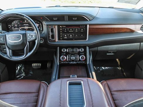 Used 2024 GMC Yukon Denali Ultimate image 12