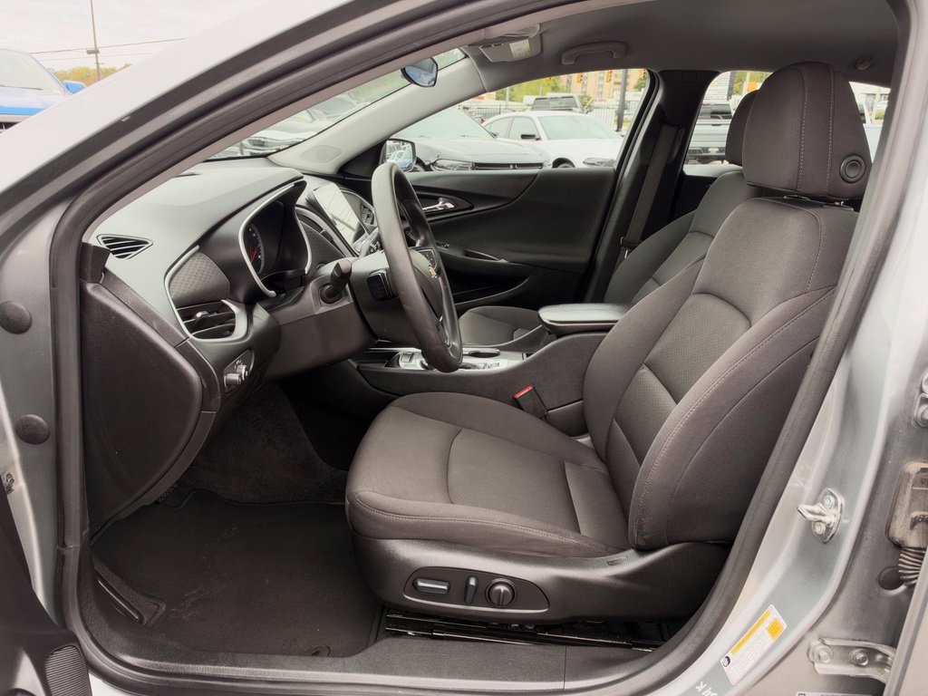 Used 2024 Chevrolet Malibu LT FWD image 12