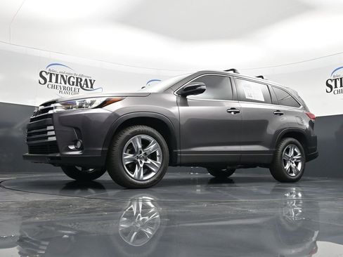 Used 2017 Toyota Highlander Limited image 19