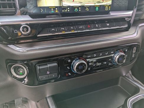 Used 2023 GMC Sierra 1500 SLT w/ SLT Convenience Package AWD/4WD image 24