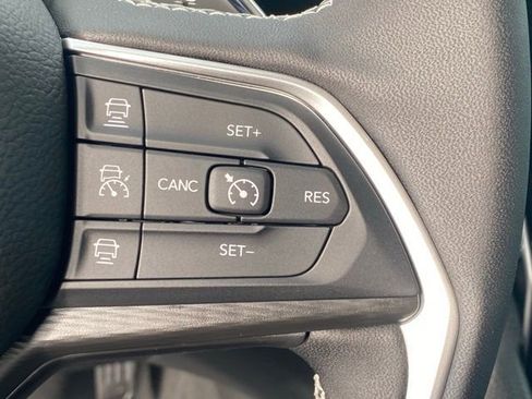 New 2025 Jeep Grand Cherokee L Altitude image 18