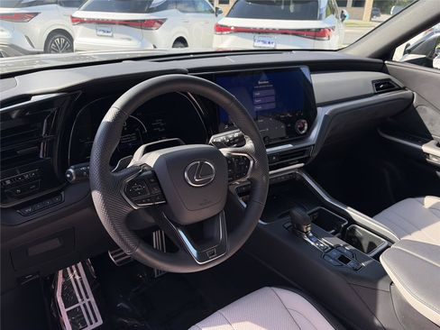 Certified 2025 Lexus TX 500h AWD w/ Technology Package image 17